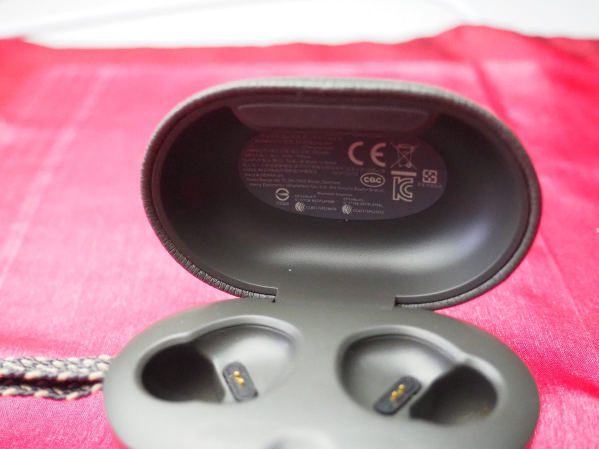 Beoplay E8 Case Only & Working