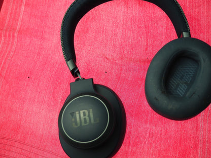 JBL Live 650 Bluetooth Headphones & Fully Working But Snapped