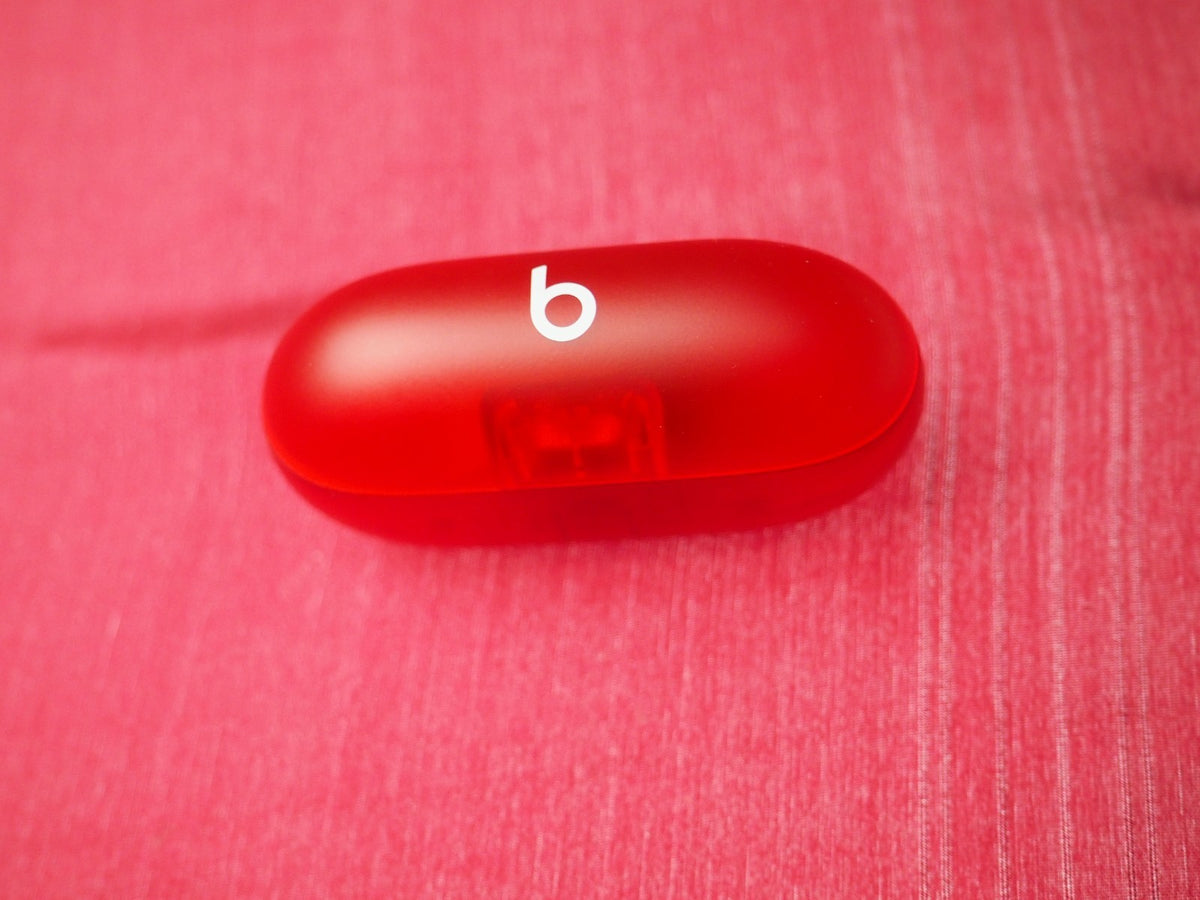 Genuine Beats Solo Charging Case Only & Working