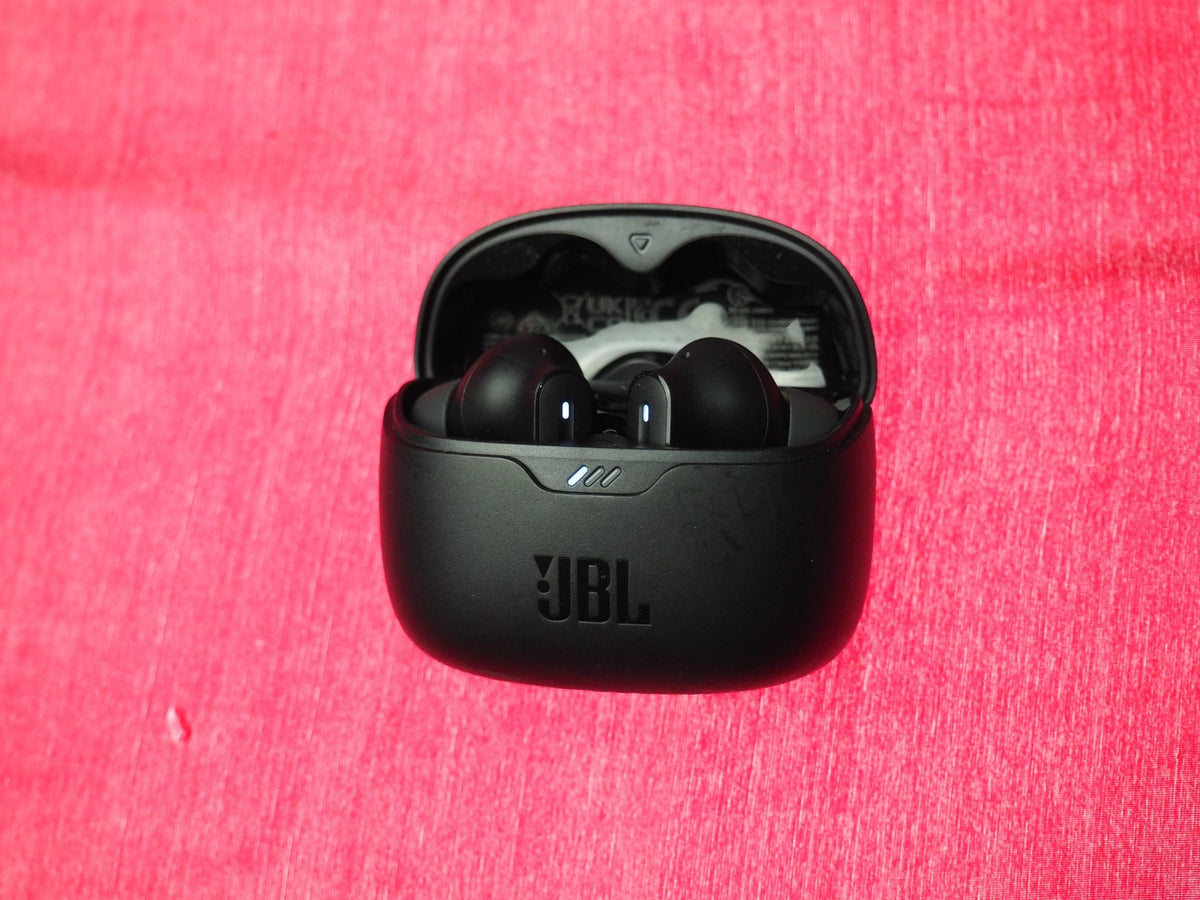JBL Tune Beam Bluetooth Earbuds Only & Working