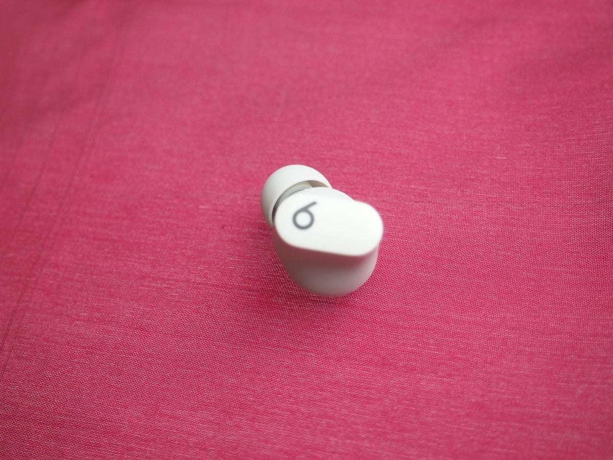 Beats Studio Buds White Left Bluetooth earbud Only & Working