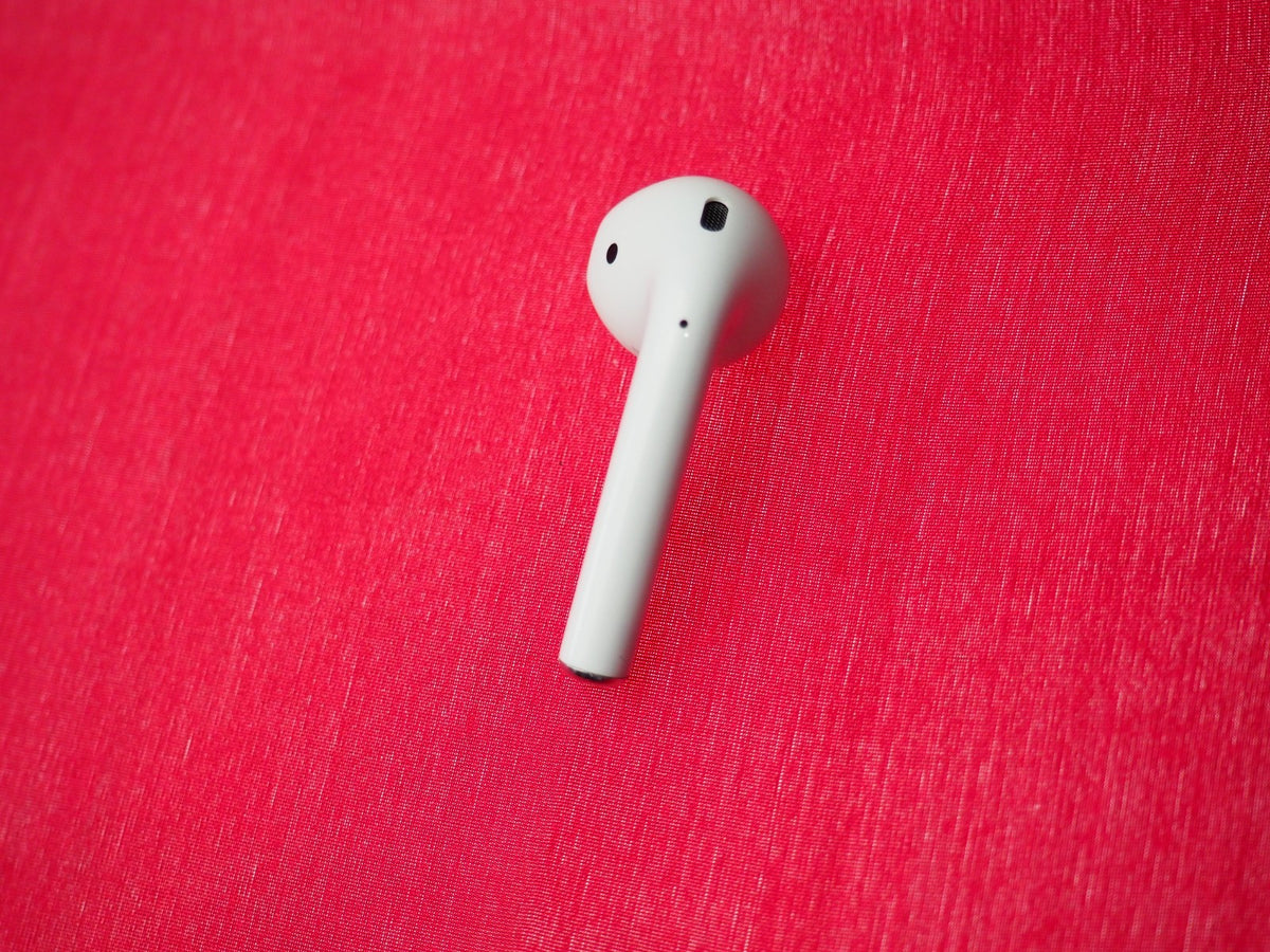 Apple Airpods Left (A2031) Bluetooth Earbud Only & Working