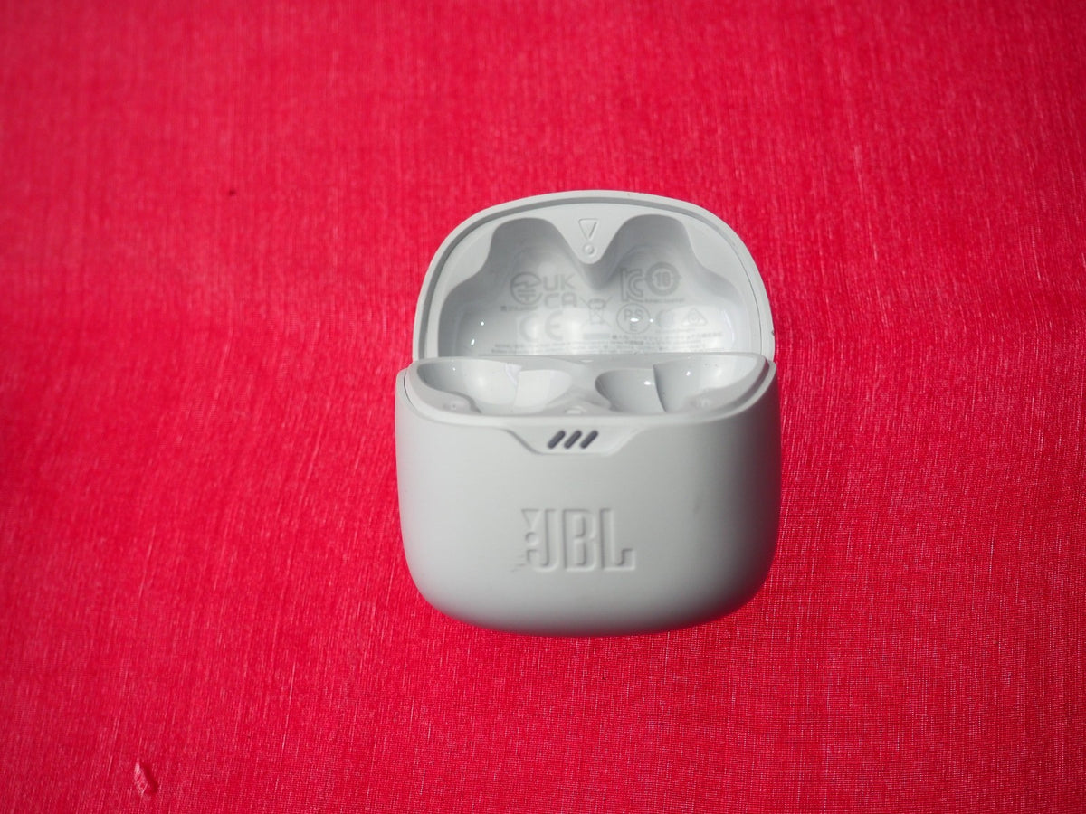 JBL Tune Flex Case Only & Working