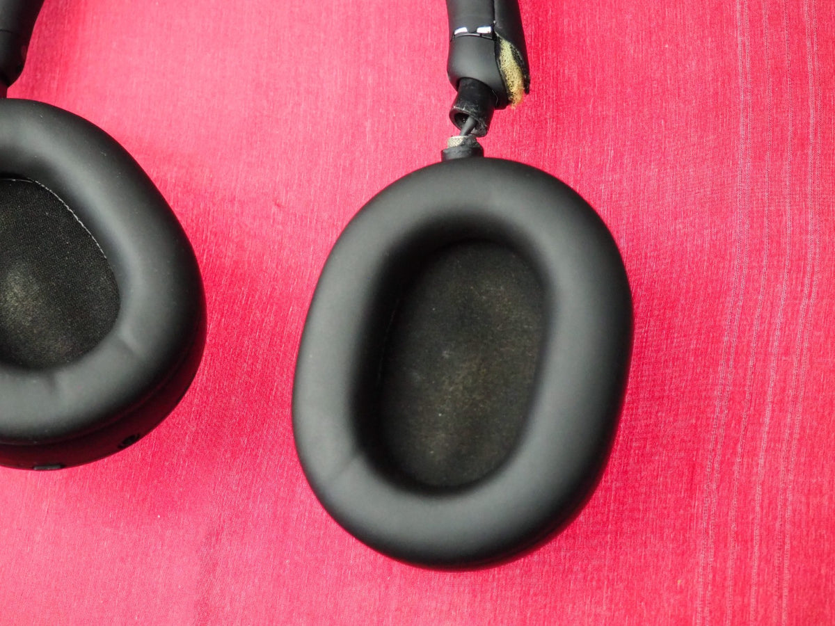 Sony WH-1000XM5 Bluetooth Headphones Working But Snapped