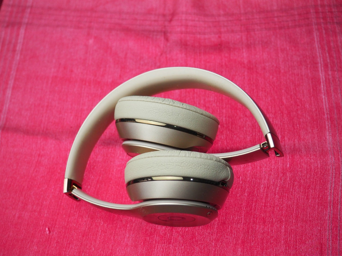 Beats Solo 3 Bluetooth Headphones & NOT Working
