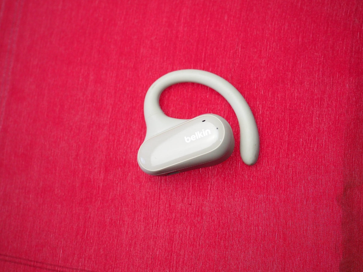 Belkin Soundform Clearfit  Left Bluetooth Earbud Only & Working