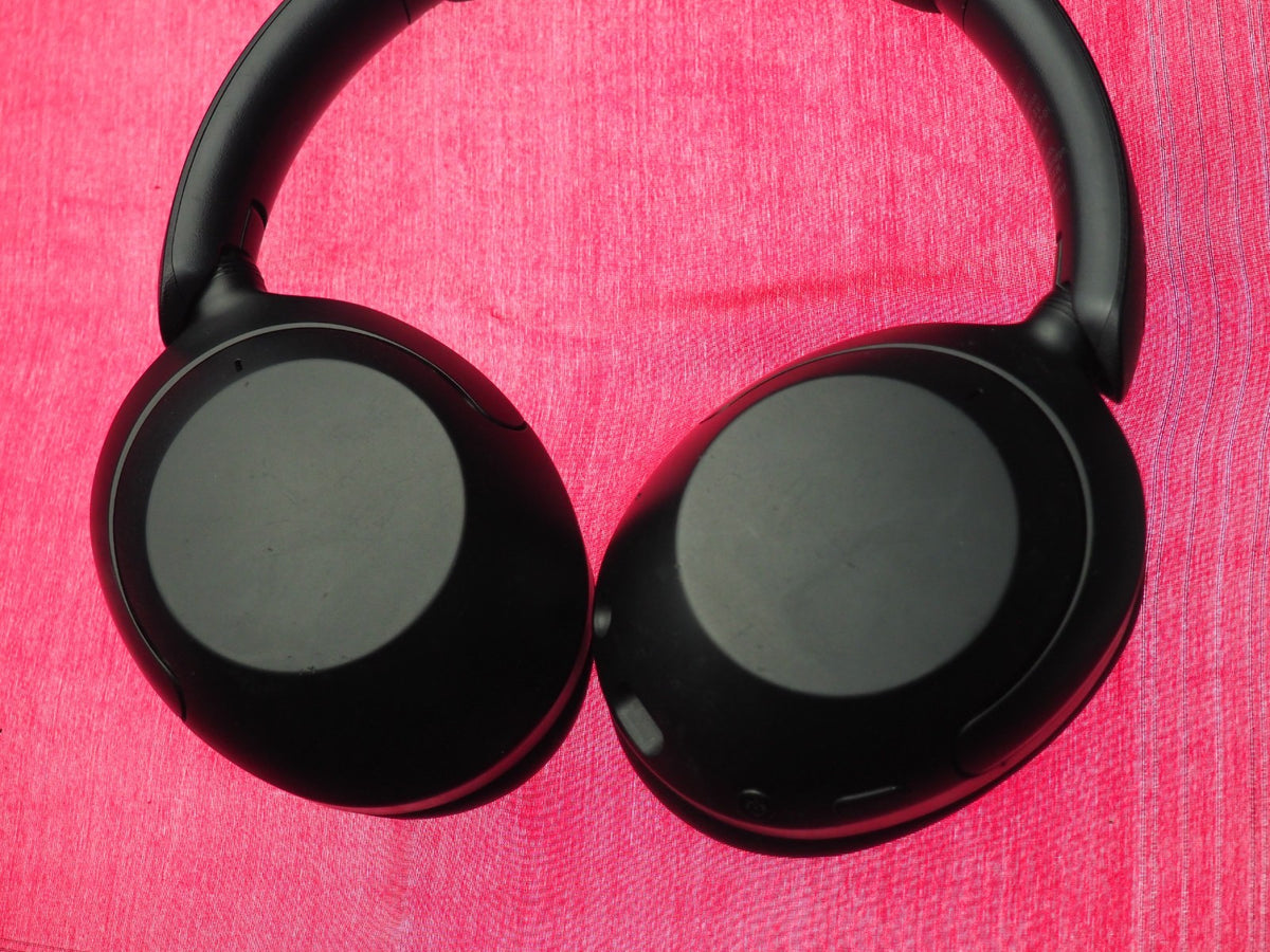 Sony XB910 Bluetooth Headphones