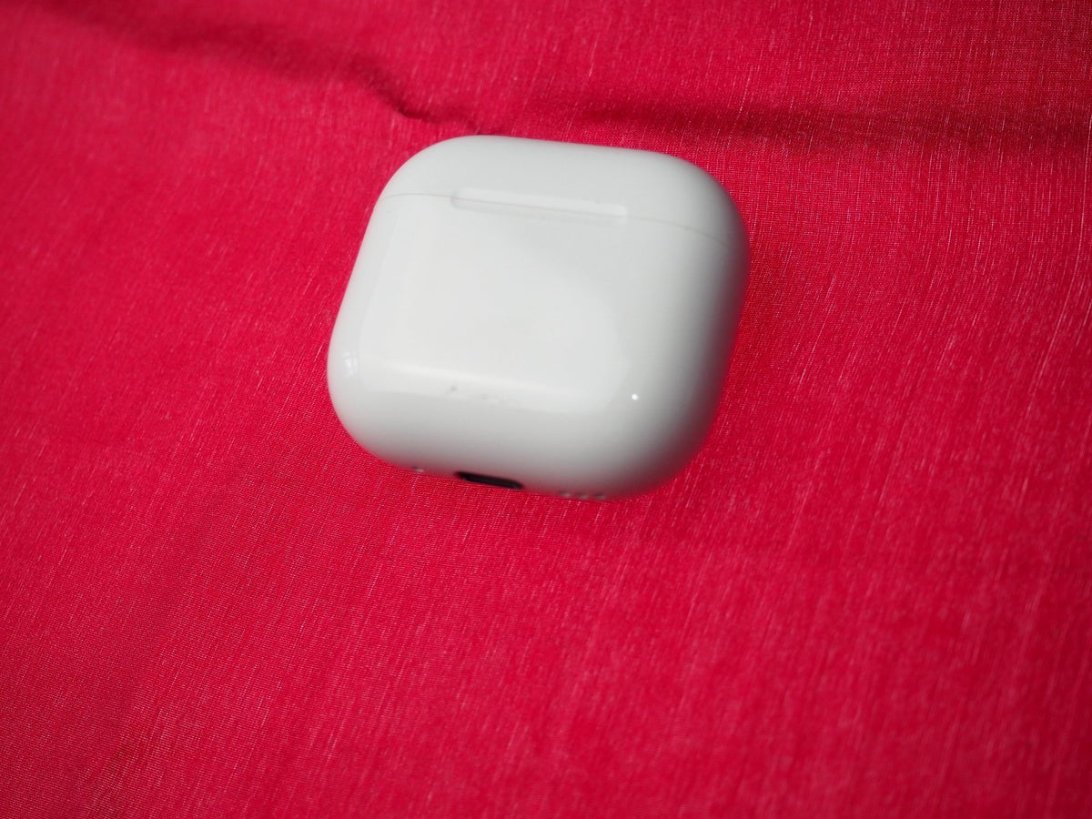 Genuine Wireless Charging Case for Apple AirPods 4 (ANC) (A3059)  Working
