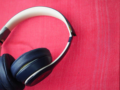 Beats Solo 3 Bluetooth Headphones Working But Damaged