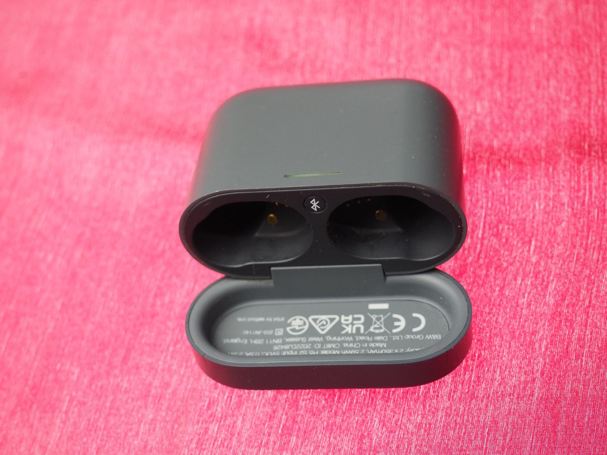 Bowers & Wilkins PI5 S2 Case Only & Working