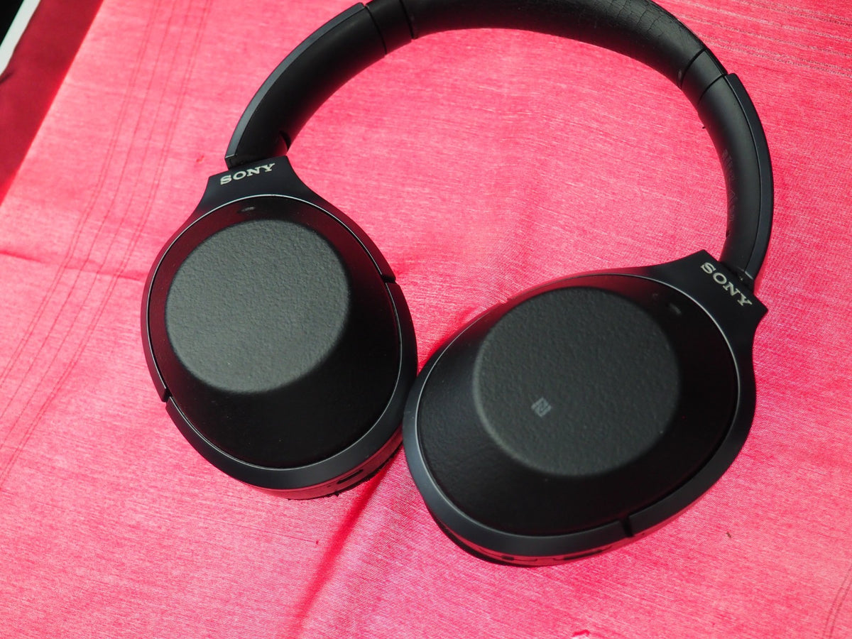 Sony WH-1000XM2 Bluetooth Headphones Working