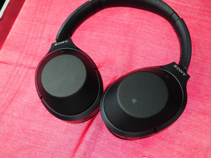 Sony WH-1000XM2 Bluetooth Headphones Working