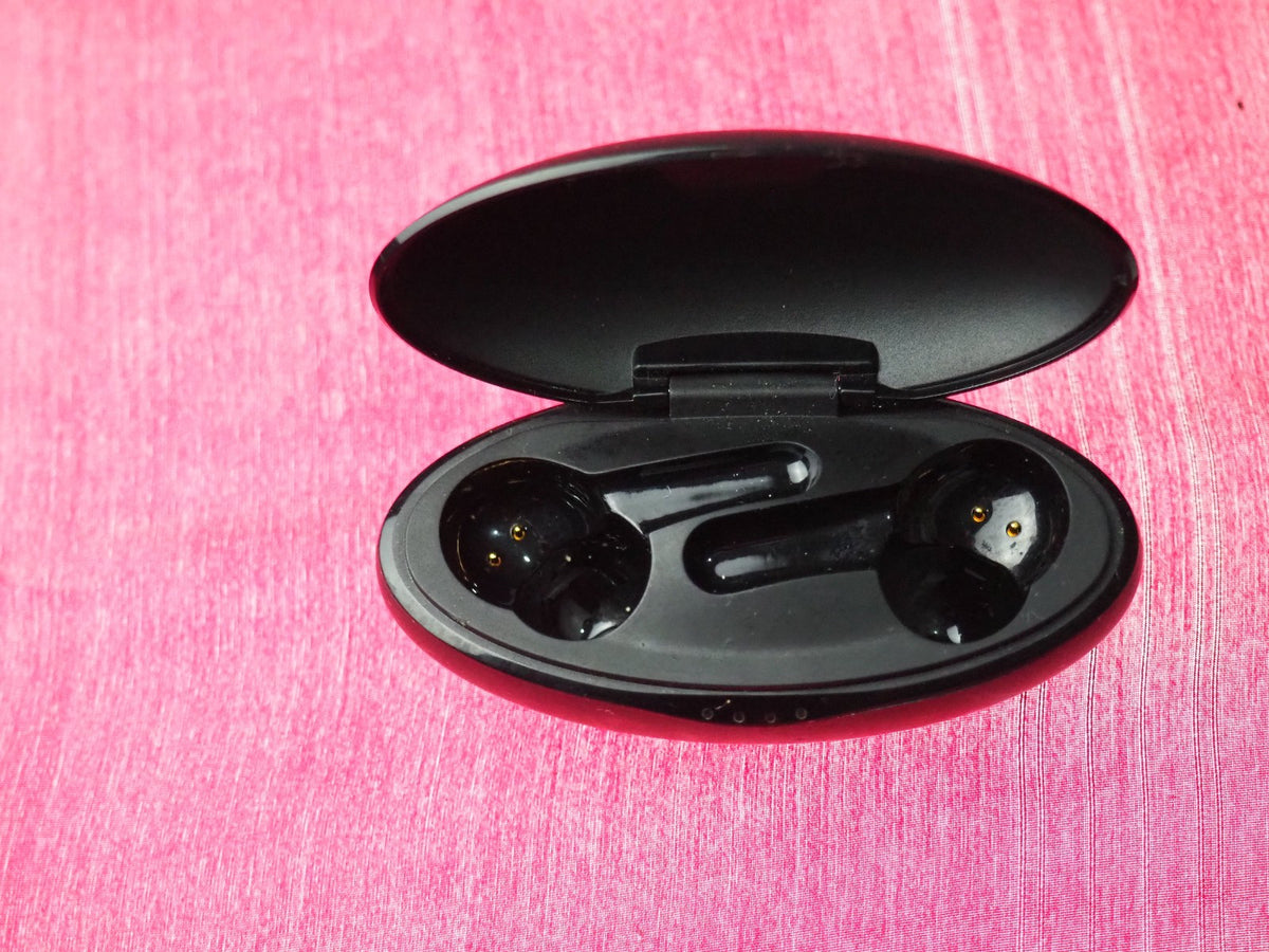 Belkin Soundform Move Bluetooth Earbud Case Only & Working