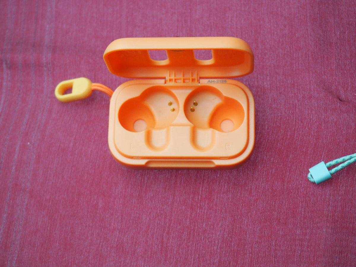 Skullcandy Dime Case Only & Working