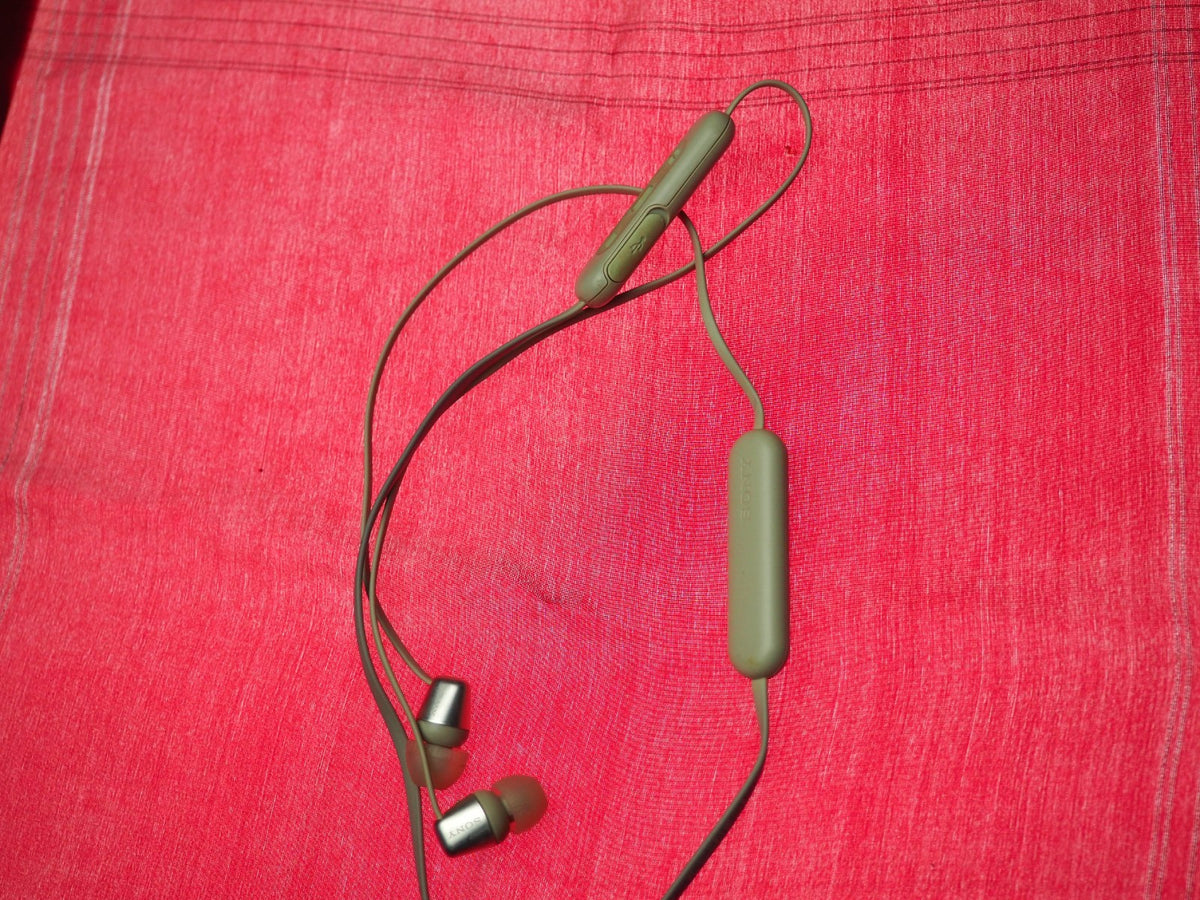 Sony WI-C310 Cream Bluetooth Earbuds
