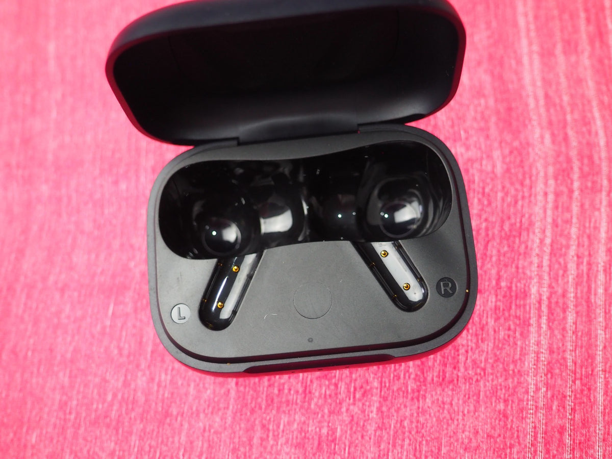 Earfun Tw600 Case Only & Working