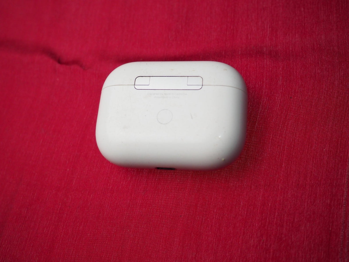 Genuine Apple Pro 1 (A2190) Charging Case Only & Working
