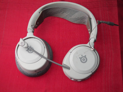 Steelseries Arctis Nova 1 Wired Headset Missing one Earpad