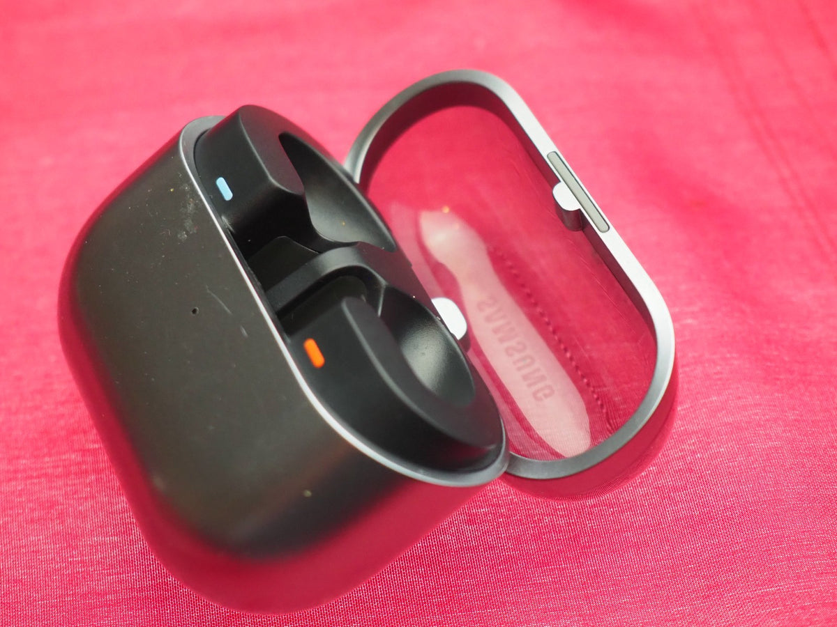 Samsung Galaxy Buds 3 Pro SM-R630 Case Only & Flashing Red