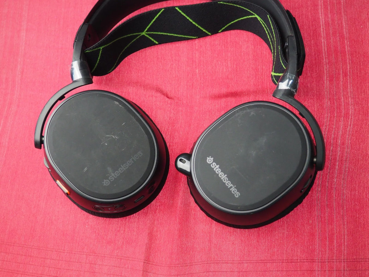 Steelseries Arctis Nova Old Usb Bluetooth Headset