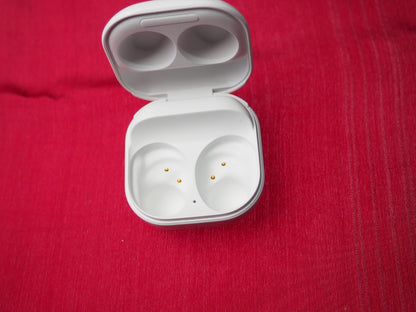 Samsung Galaxy Buds FE SM-R400  Charging Case Only & Working