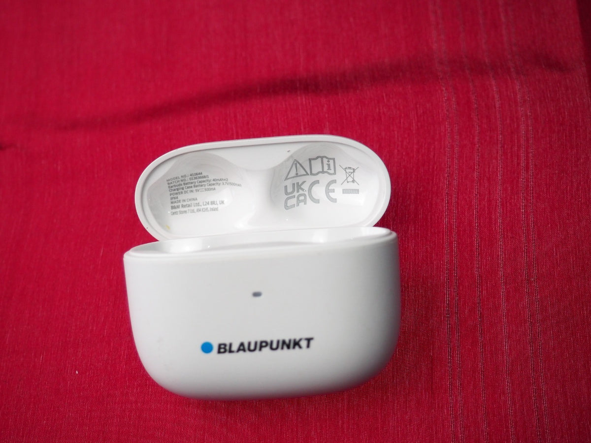 Blaupunkt 410644 Charging Case Only & Working