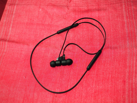 Beats Flex Bluetooth Earbuds Only & Working