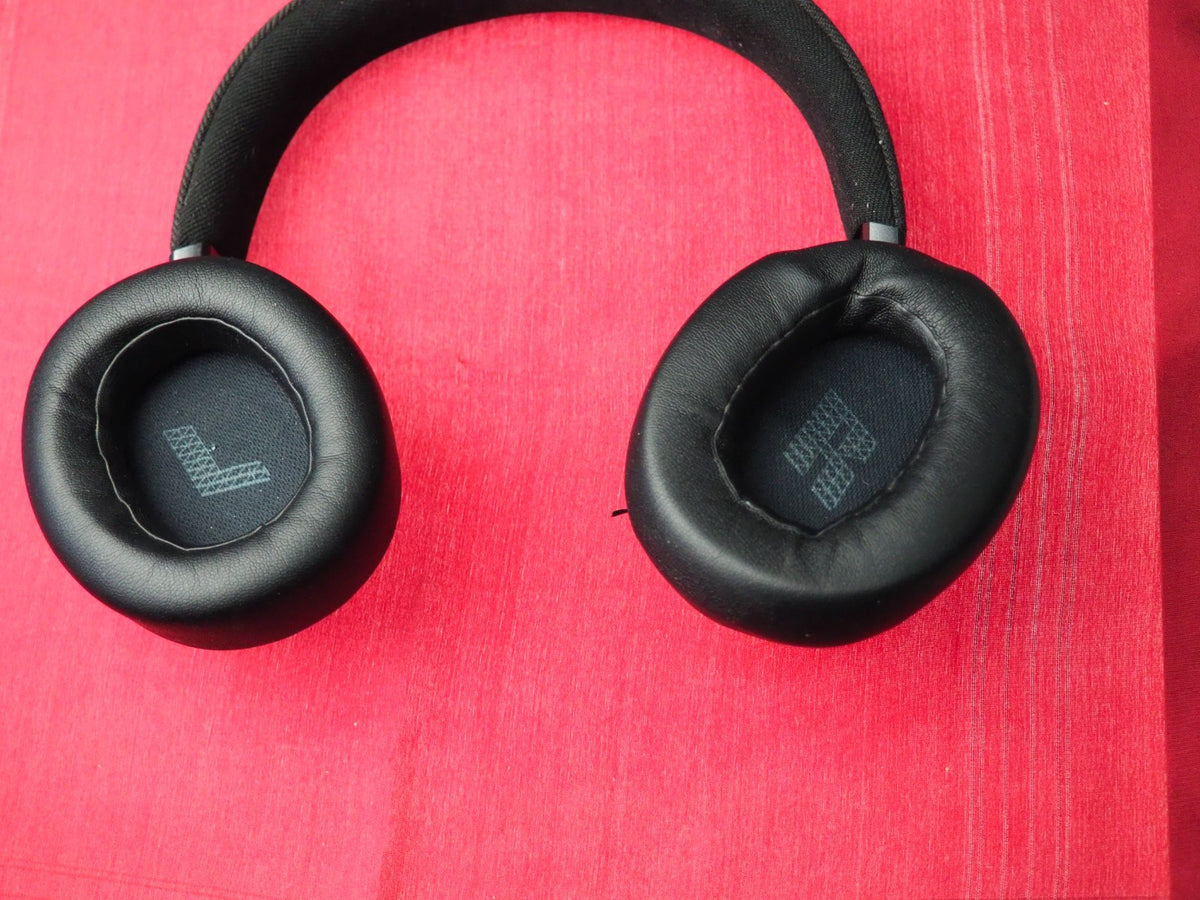JBL Tune 720 Black Bluetooth Headphones Working But Snapped