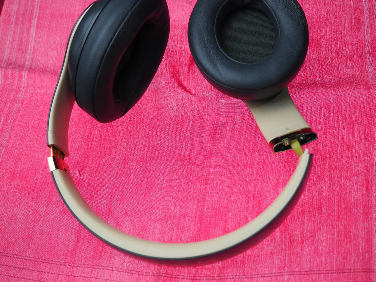 Beats Solo 3 Bluetooth Headphones & NOT Working