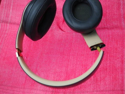 Beats Solo 3 Bluetooth Headphones & NOT Working