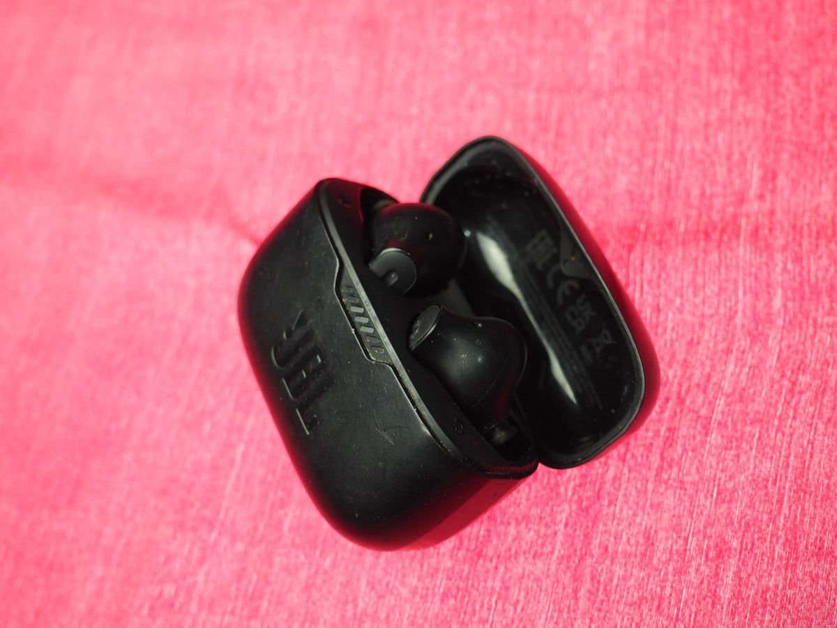 JBL Tune 235 Case Only & Working