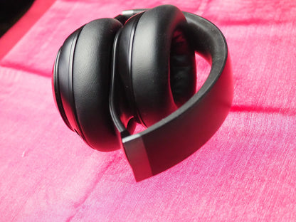 Beats Studio Pro Black Bluetooth Headphones & NOT Working