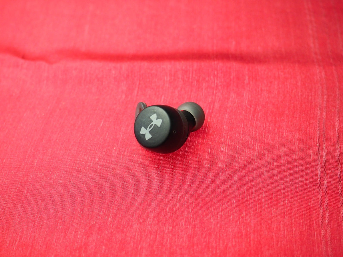 JBL Under armour Streak Right Earbud Only & Working
