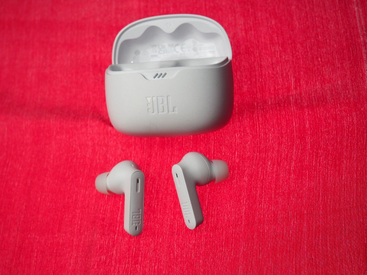 JBL Tune Beam Bluetooth Earbuds Only & Working
