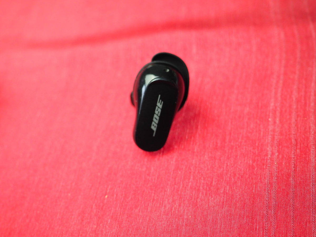 Bose Quietcomfort ii Left  Earbud Only & Working