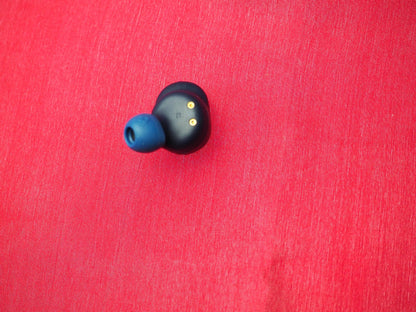 Skullcandy Grind Right Bluetooth Earbud Only & Working