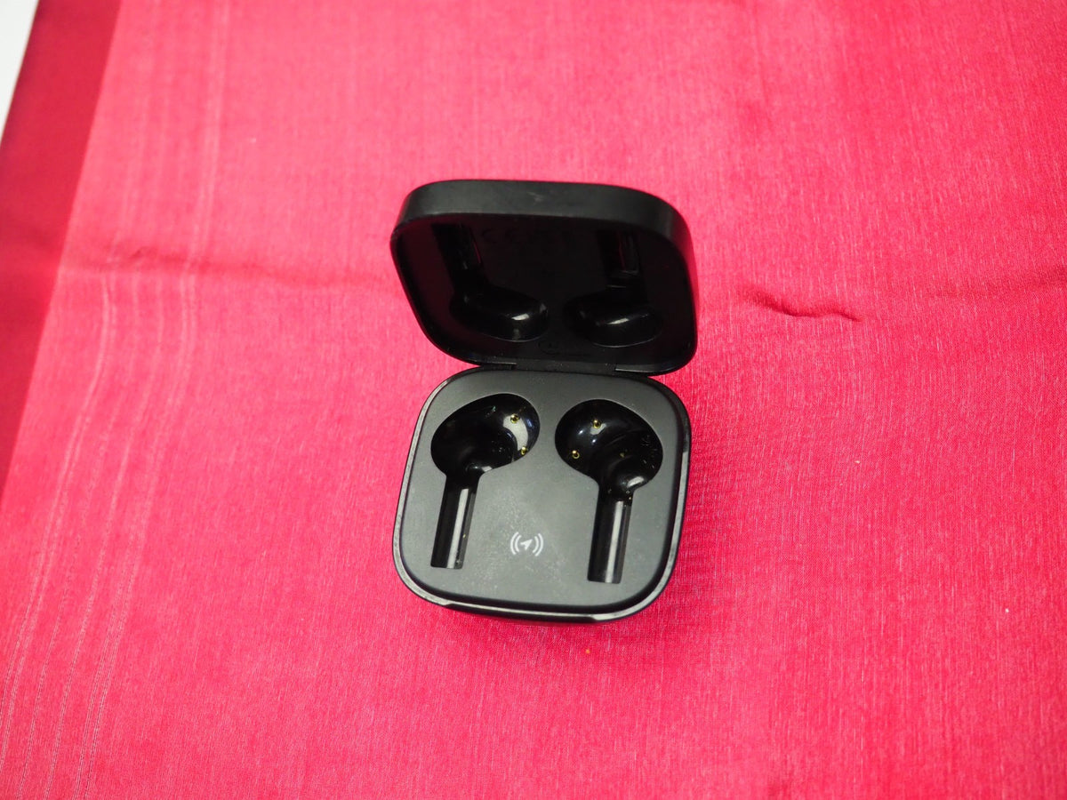Belkin Soundform Freedom Charging Case Only & Working