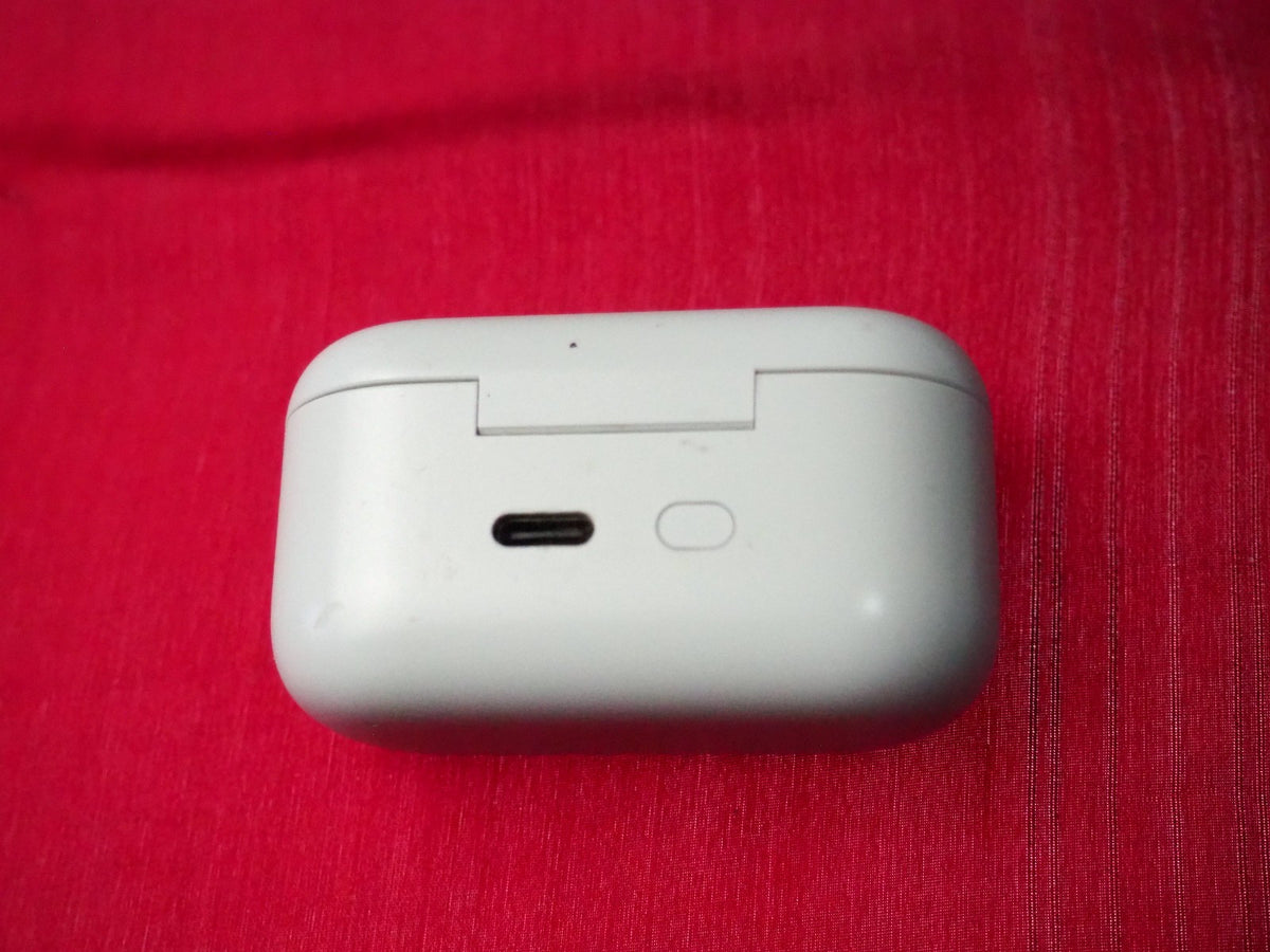 Amazon Echo Buds 2nd Gen  Charging Case Only & Working