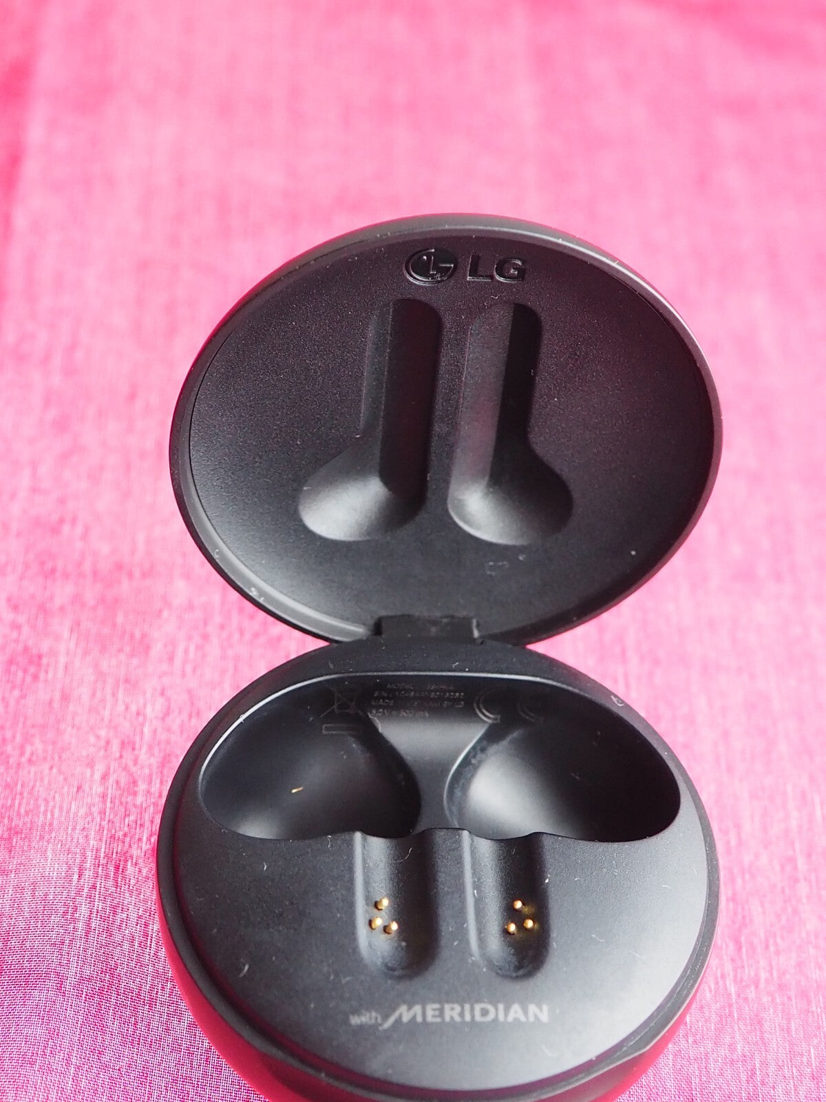 LG Tone Free Case HP4-FN5 Only & Working