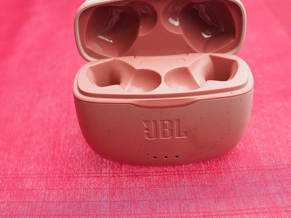 Jbl Tune 215 Earbuds Case Only & Working