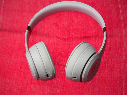 Beats Solo 4 Lilac Bluetooth Headphones & Only One Side Works Fuzzy Sound