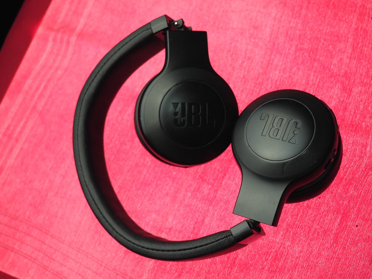 JBL C45BT Bluetooth Headphones & Fully Working But Snapped