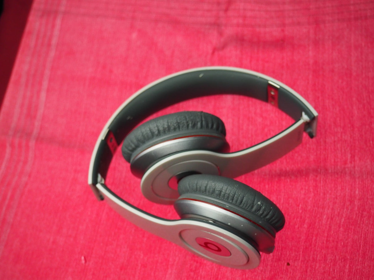 Beats Solo HD  Headphones & NOT Working