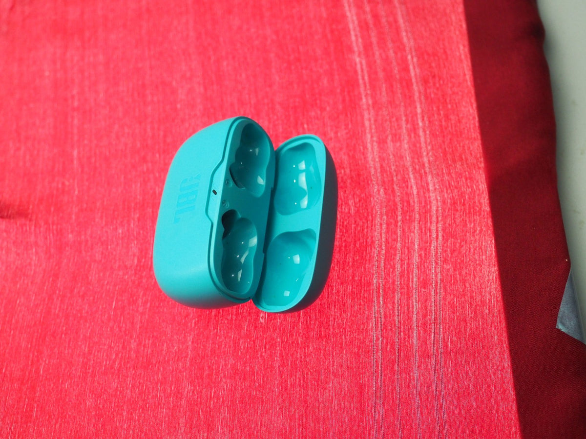 JBL Wave Beam Case Only & Working