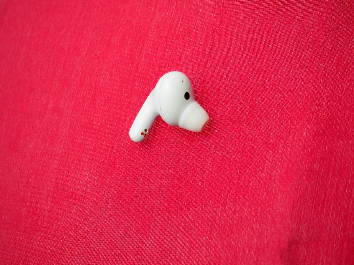 LG UFP9W Left Bluetooth Earbud Only & Working