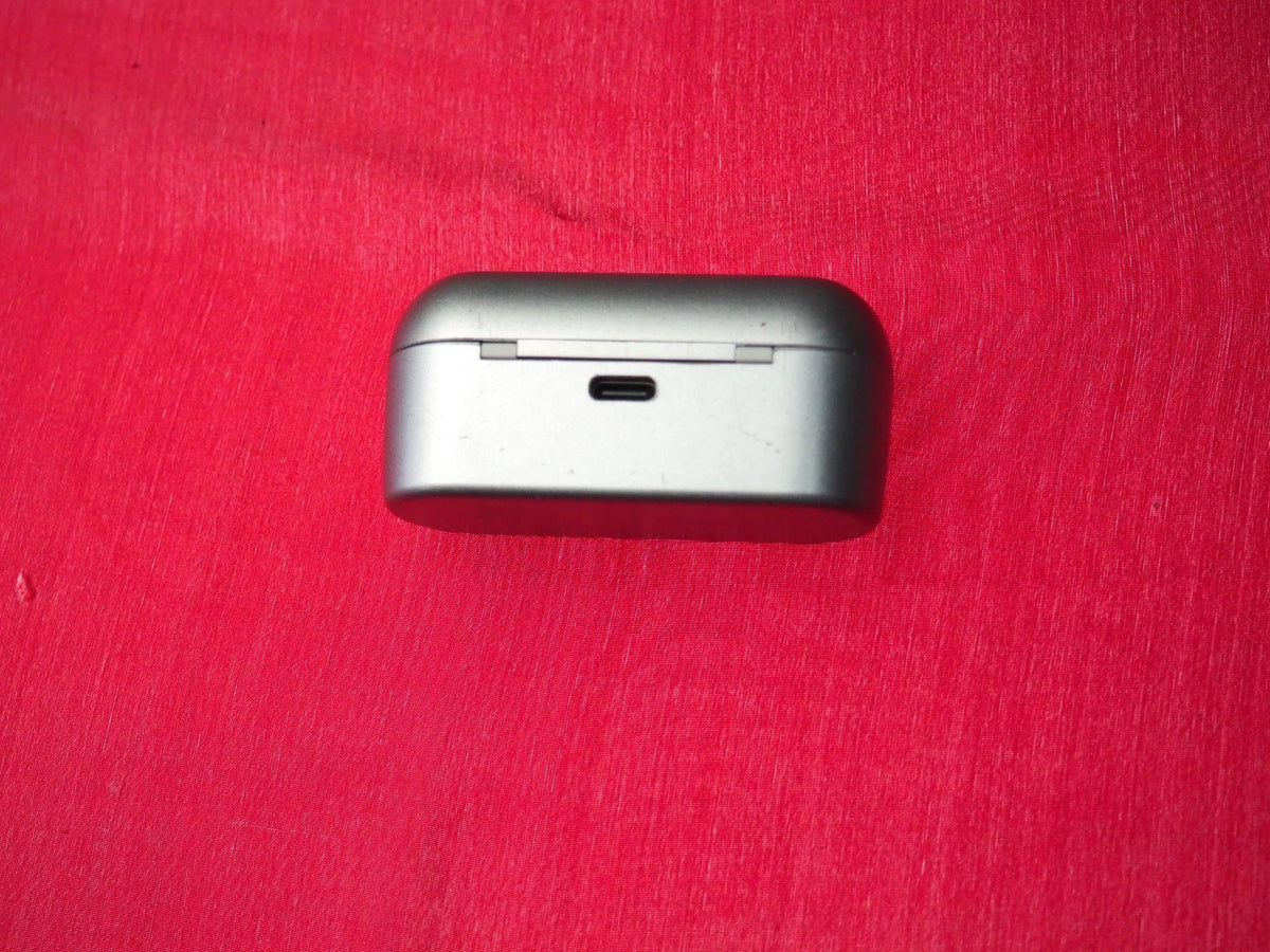 Technics EAH-AZ60 Case Only & Working but not holding charge