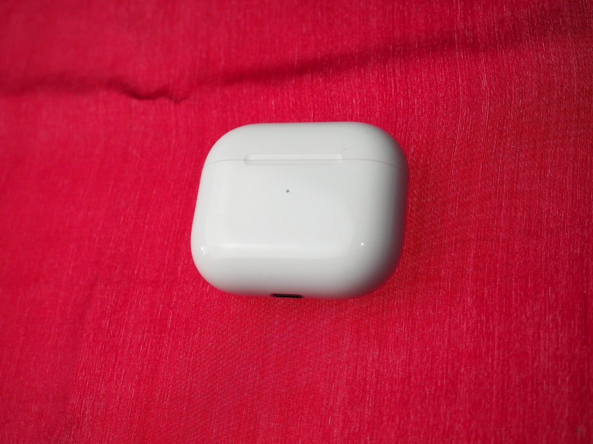 Genuine Apple AirPods 3 A2566 Case Only & Working (Old Model)