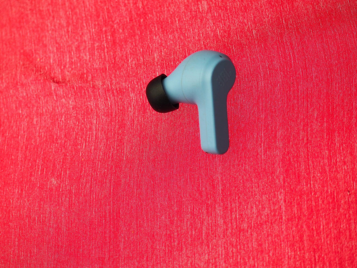 JBL Vibe Left  Bluetooth Earbud Only & Working