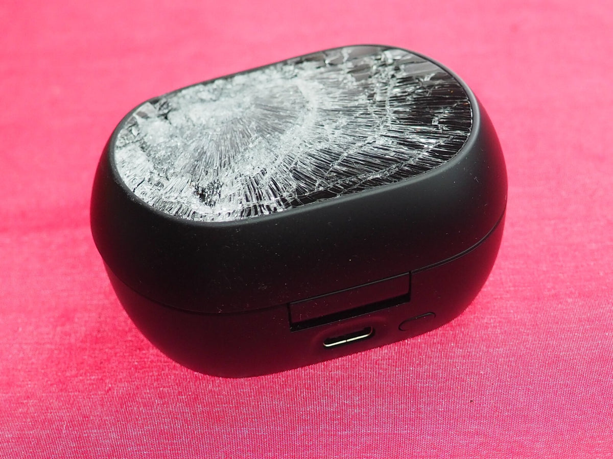 Plantronics Poly Voyager F60T  Earbud Case Only & Working Smashed