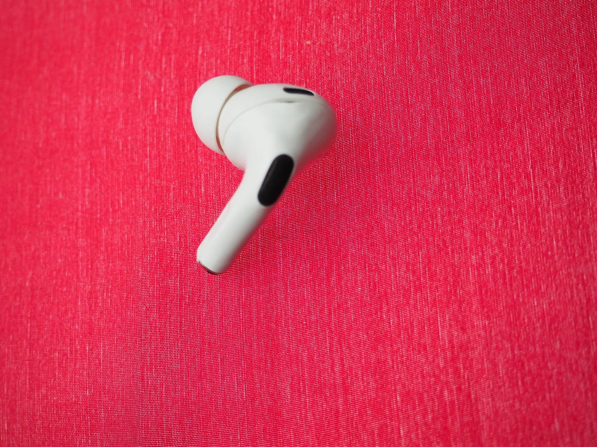 Apple A3048 Left Earbud Only & Working But Damaged